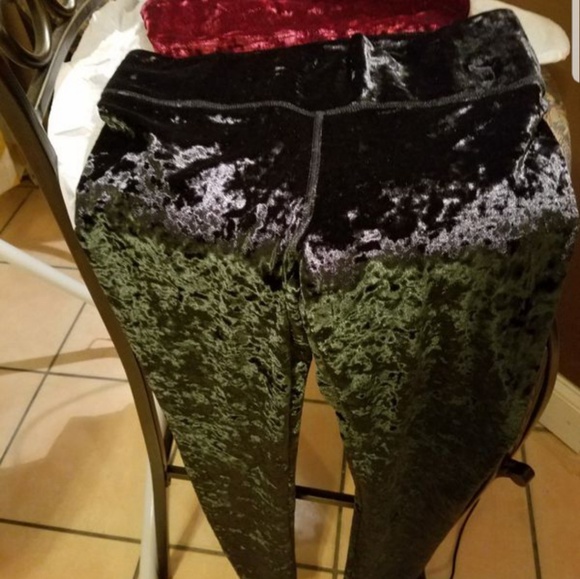 Pink crop top with high waist leggings - Picture 3 of 3